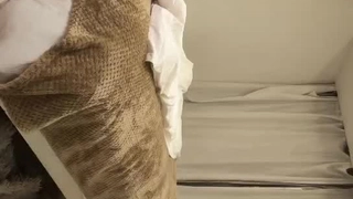 学生口交并给一个古怪的少女做面部射精