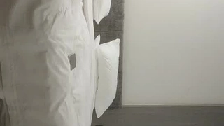 数字符号【网红明星】AI换脸，空姐杨幂偷情光头领导，情景再现，我老公呢