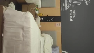 2021.4.9，酒醒後姐妹雙雙齊發騷，【蕾絲少女探花】玉臀並排高聳，牡丹含露涓涓..