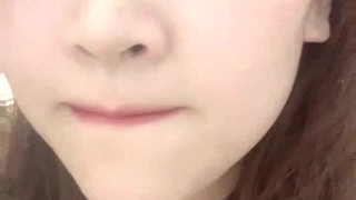 [本土精选!] 趴到桌上就腿开开! 灰色短裙大四生被几顿猛插