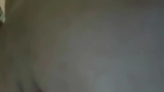 少女爱丽丝·玛丽在铁杆场景中被大屁股操了