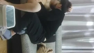 真实迷奸！超可爱清纯小巧嫩妹遭猥琐男迷晕肆意玩弄 针头插屁眼 暴力抽插射一身