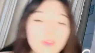 微博红人猫姓少女楼梯间自慰露脸