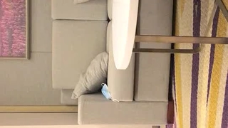 顏值爆表的年輕妹子被一群小年輕推到一頓操，小穴太緊了進去就想射