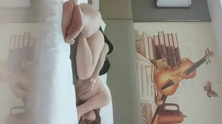 300MIUM-283 【素人妻、生中ナンパ！】 ピュアでファーストクラス級の美人妻！尋常じゃない！美巨乳スレンダーボディは、セックスになると豹変！壊れるようにイキまくる！：ナンパ難易度最高レベル！“ガードが固い清楚な素人妻“、攻略します。