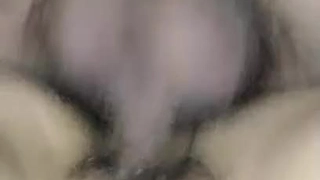 工厂情侣趁上班时间在楼道啪啪
